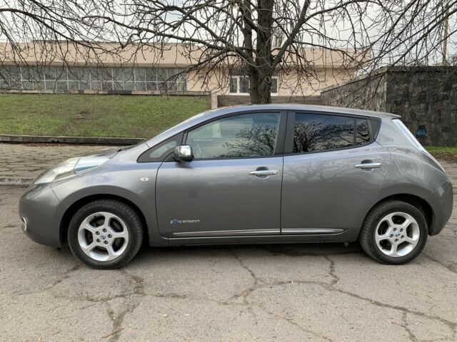 Серый Ниссан Лиф, объемом двигателя 0 л и пробегом 153 тыс. км за 7600 $, фото 9 на Automoto.ua