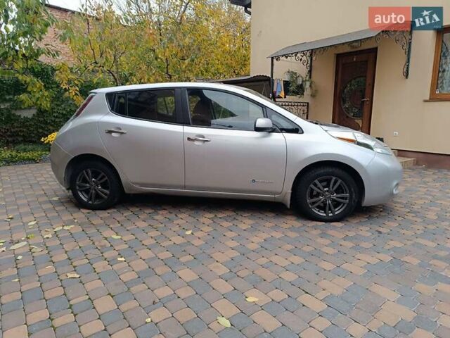 Ниссан Лиф 2014 в Ровно на Automoto.ua Серый Ниссан Лиф, объемом двигателя 0 л и пробегом 118 тыс. км за 5700 $, фото 18 на Automoto.ua