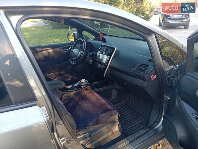 Серый Ниссан Лиф, объемом двигателя 0 л и пробегом 244 тыс. км за 5999 $, фото 13 на Automoto.ua