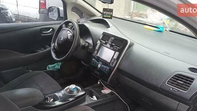 Серый Ниссан Лиф, объемом двигателя 0 л и пробегом 200 тыс. км за 6900 $, фото 2 на Automoto.ua