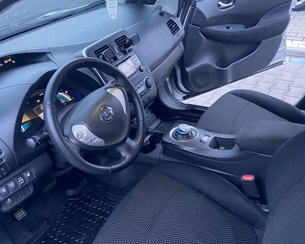 Сірий Ніссан Ліф, об'ємом двигуна 0 л та пробігом 132 тис. км за 7000 $, фото 8 на Automoto.ua