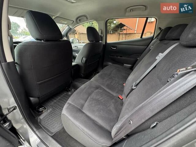 Серый Ниссан Лиф, объемом двигателя 0 л и пробегом 159 тыс. км за 6700 $, фото 2 на Automoto.ua