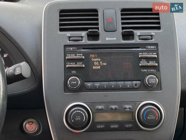 Серый Ниссан Лиф, объемом двигателя 0 л и пробегом 147 тыс. км за 4400 $, фото 13 на Automoto.ua