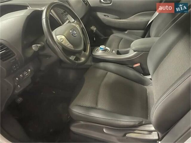 Сірий Ніссан Ліф, об'ємом двигуна 0 л та пробігом 88 тис. км за 7800 $, фото 5 на Automoto.ua