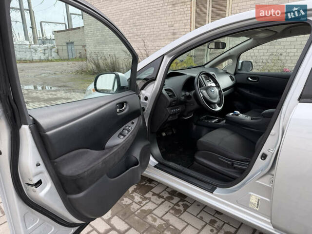 Серый Ниссан Лиф, объемом двигателя 0 л и пробегом 134 тыс. км за 6499 $, фото 15 на Automoto.ua