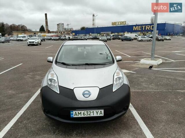 Серый Ниссан Лиф, объемом двигателя 0 л и пробегом 46 тыс. км за 7500 $, фото 1 на Automoto.ua