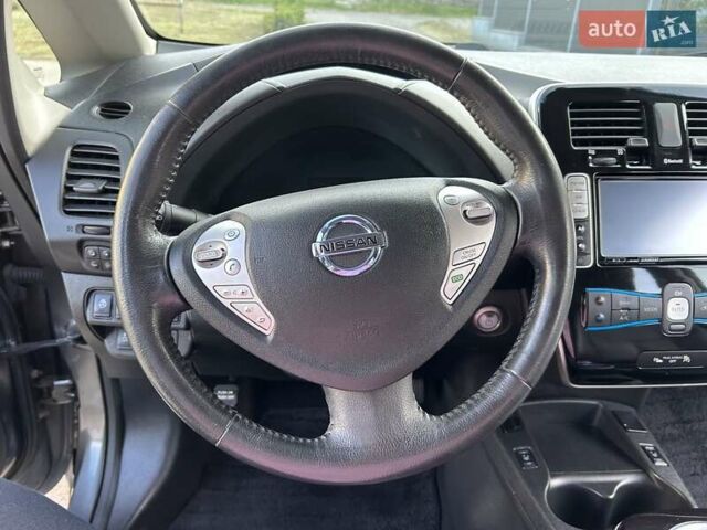 Сірий Ніссан Ліф, об'ємом двигуна 0 л та пробігом 154 тис. км за 8200 $, фото 22 на Automoto.ua