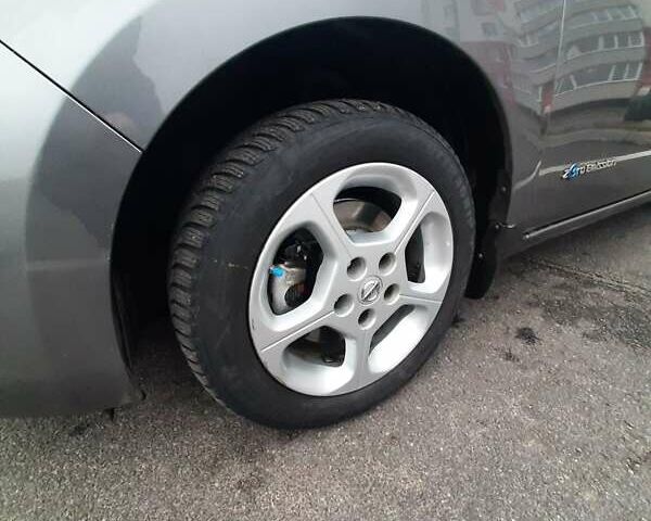 Серый Ниссан Лиф, объемом двигателя 0 л и пробегом 129 тыс. км за 7100 $, фото 39 на Automoto.ua