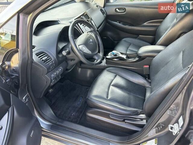 Сірий Ніссан Ліф, об'ємом двигуна 0 л та пробігом 154 тис. км за 8200 $, фото 13 на Automoto.ua