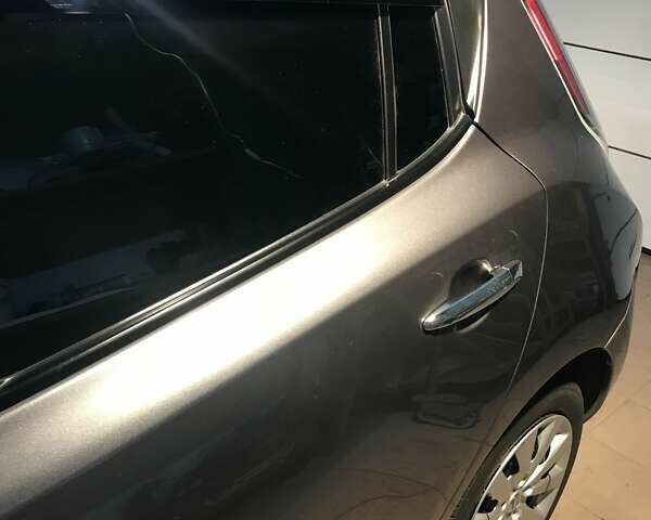 Сірий Ніссан Ліф, об'ємом двигуна 0 л та пробігом 99 тис. км за 7800 $, фото 12 на Automoto.ua