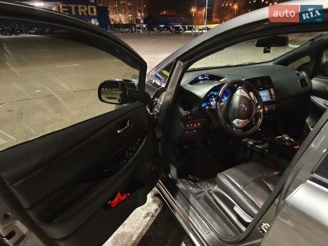 Серый Ниссан Лиф, объемом двигателя 0 л и пробегом 116 тыс. км за 6700 $, фото 6 на Automoto.ua