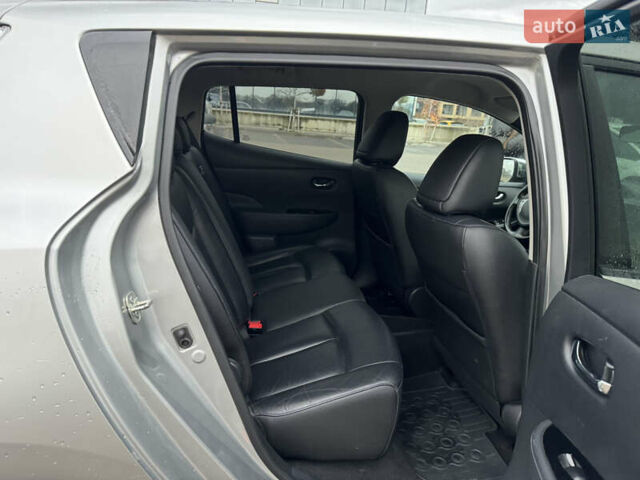 Сірий Ніссан Ліф, об'ємом двигуна 0 л та пробігом 75 тис. км за 7500 $, фото 28 на Automoto.ua