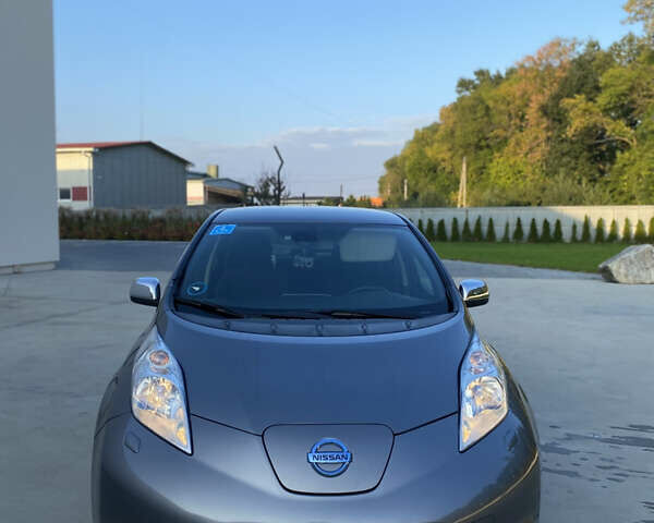 Серый Ниссан Лиф, объемом двигателя 0 л и пробегом 135 тыс. км за 6800 $, фото 14 на Automoto.ua