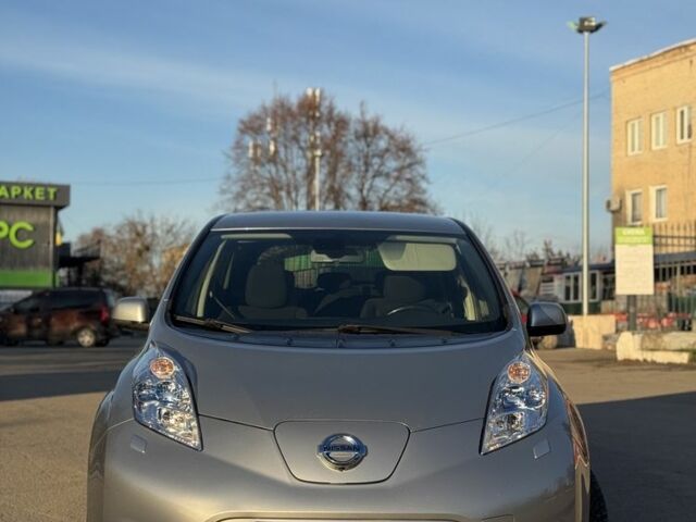 Сірий Ніссан Ліф, об'ємом двигуна 0 л та пробігом 113 тис. км за 6500 $, фото 1 на Automoto.ua