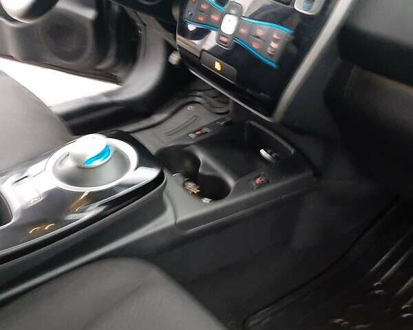 Серый Ниссан Лиф, объемом двигателя 0 л и пробегом 129 тыс. км за 7100 $, фото 59 на Automoto.ua