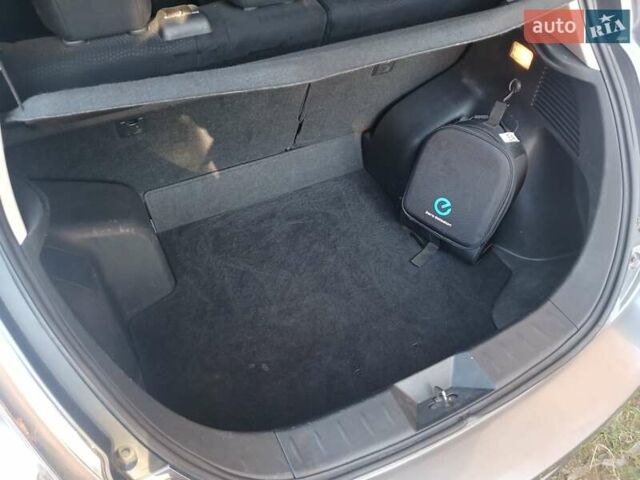 Сірий Ніссан Ліф, об'ємом двигуна 0 л та пробігом 142 тис. км за 7200 $, фото 14 на Automoto.ua