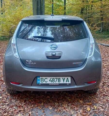 Серый Ниссан Лиф, объемом двигателя 0 л и пробегом 157 тыс. км за 7850 $, фото 5 на Automoto.ua