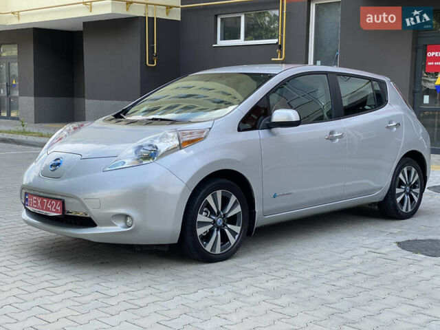 Серый Ниссан Лиф, объемом двигателя 0 л и пробегом 147 тыс. км за 4400 $, фото 1 на Automoto.ua