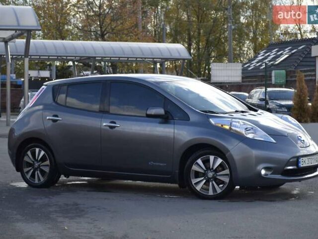 Серый Ниссан Лиф, объемом двигателя 0 л и пробегом 96 тыс. км за 7200 $, фото 32 на Automoto.ua