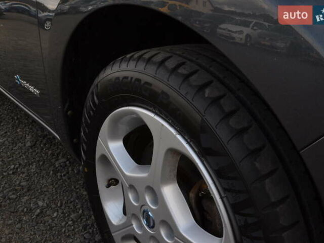 Серый Ниссан Лиф, объемом двигателя 0 л и пробегом 139 тыс. км за 5400 $, фото 35 на Automoto.ua