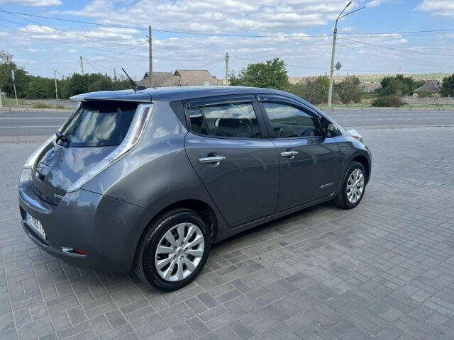 Сірий Ніссан Ліф, об'ємом двигуна 0 л та пробігом 140 тис. км за 7000 $, фото 4 на Automoto.ua