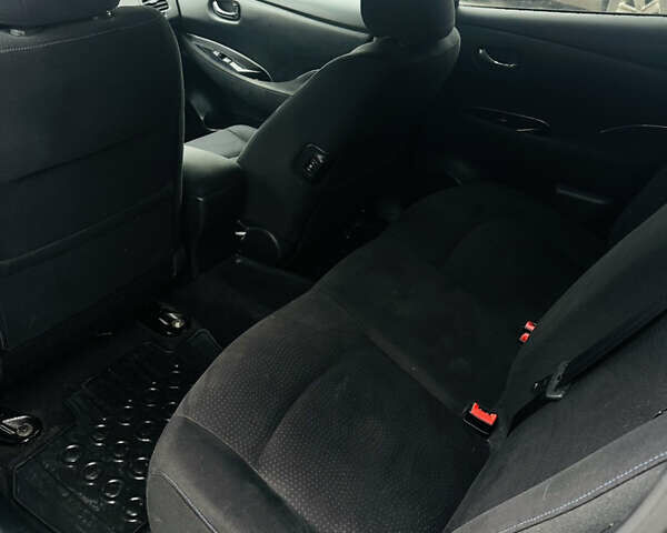 Серый Ниссан Лиф, объемом двигателя 0 л и пробегом 130 тыс. км за 7500 $, фото 4 на Automoto.ua