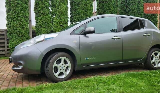 Серый Ниссан Лиф, объемом двигателя 0 л и пробегом 120 тыс. км за 6550 $, фото 2 на Automoto.ua