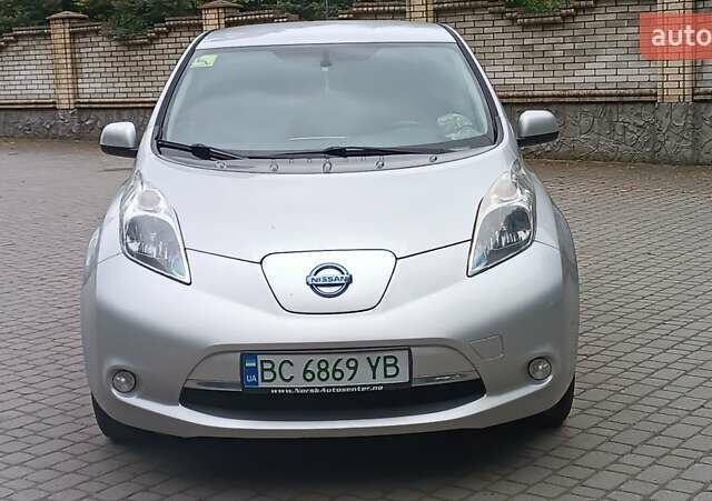 Сірий Ніссан Ліф, об'ємом двигуна 0 л та пробігом 118 тис. км за 6400 $, фото 5 на Automoto.ua