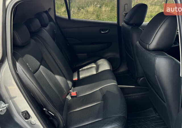 Серый Ниссан Лиф, объемом двигателя 0 л и пробегом 137 тыс. км за 6900 $, фото 18 на Automoto.ua