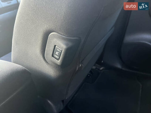 Ниссан Лиф 2014 в Черновцах на Automoto.ua Серый Ниссан Лиф, объемом двигателя 0 л и пробегом 83 тыс. км за 5900 $, фото 29 на Automoto.ua