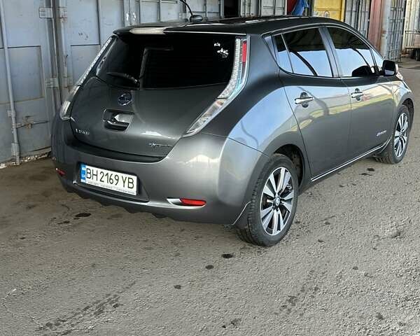Сірий Ніссан Ліф, об'ємом двигуна 0 л та пробігом 103 тис. км за 7200 $, фото 3 на Automoto.ua