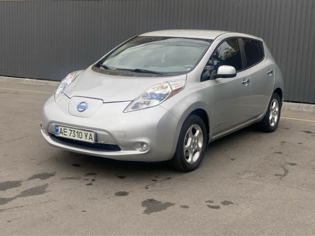 Сірий Ніссан Ліф, об'ємом двигуна 0 л та пробігом 200 тис. км за 6800 $, фото 2 на Automoto.ua