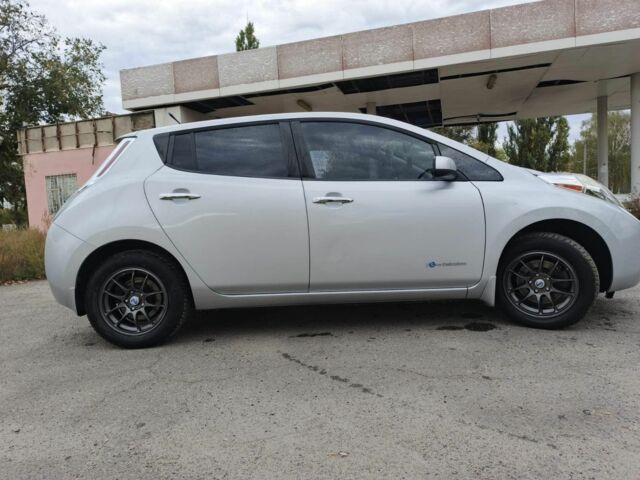 Серый Ниссан Лиф, объемом двигателя 0 л и пробегом 240 тыс. км за 7150 $, фото 3 на Automoto.ua