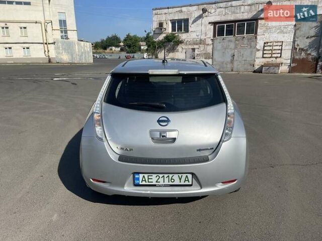 Сірий Ніссан Ліф, об'ємом двигуна 0 л та пробігом 107 тис. км за 7200 $, фото 6 на Automoto.ua