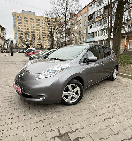 Серый Ниссан Лиф, объемом двигателя 0 л и пробегом 156 тыс. км за 5550 $, фото 7 на Automoto.ua