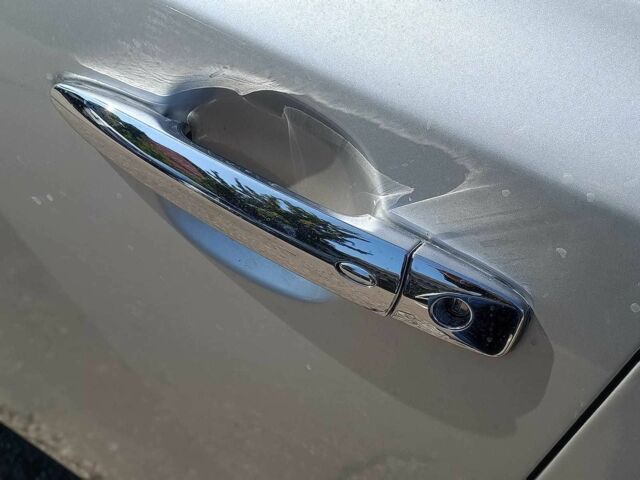 Серый Ниссан Лиф, объемом двигателя 0 л и пробегом 77 тыс. км за 6790 $, фото 15 на Automoto.ua