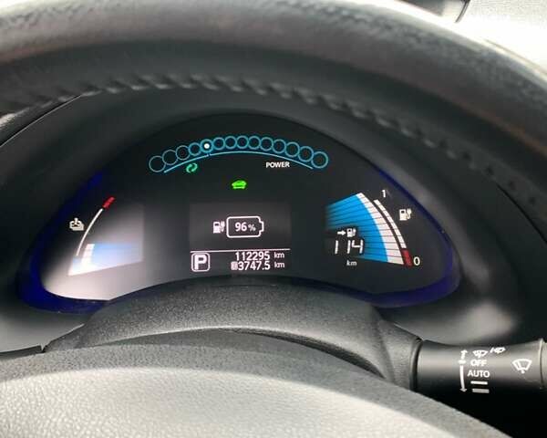 Серый Ниссан Лиф, объемом двигателя 0 л и пробегом 112 тыс. км за 7500 $, фото 1 на Automoto.ua