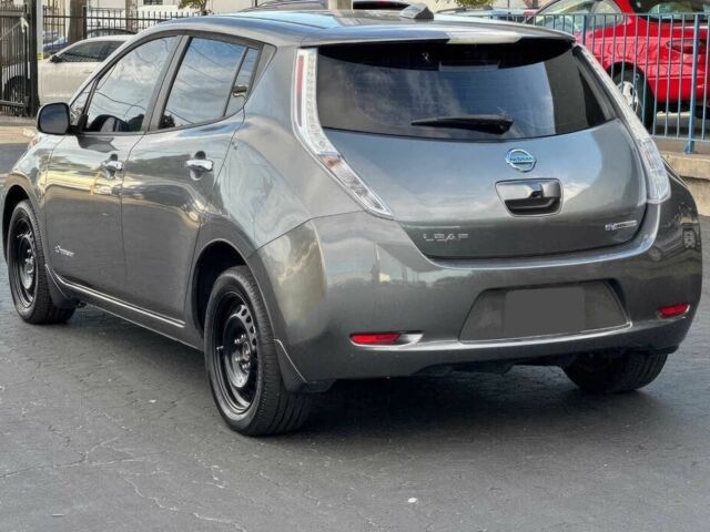 Серый Ниссан Лиф, объемом двигателя 0 л и пробегом 81 тыс. км за 4700 $, фото 7 на Automoto.ua