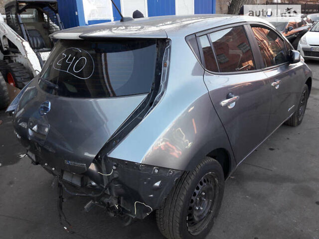 Серый Ниссан Лиф, объемом двигателя 0 л и пробегом 155 тыс. км за 6200 $, фото 14 на Automoto.ua