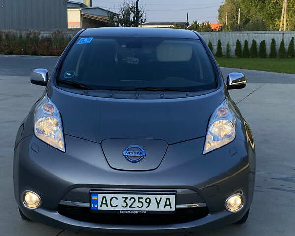 Серый Ниссан Лиф, объемом двигателя 0 л и пробегом 135 тыс. км за 6800 $, фото 5 на Automoto.ua