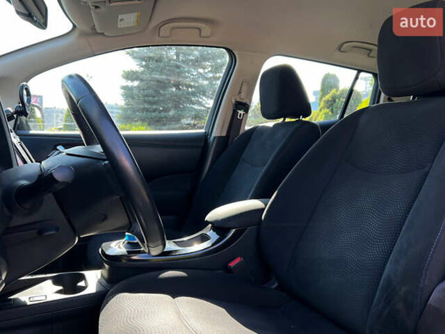 Серый Ниссан Лиф, объемом двигателя 0 л и пробегом 111 тыс. км за 5999 $, фото 14 на Automoto.ua