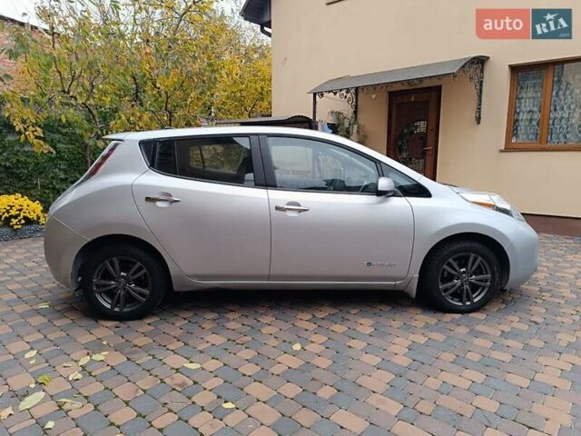 Ниссан Лиф 2014 в Ровно на Automoto.ua Серый Ниссан Лиф, объемом двигателя 0 л и пробегом 118 тыс. км за 5700 $, фото 20 на Automoto.ua