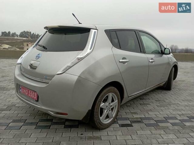 Серый Ниссан Лиф, объемом двигателя 0 л и пробегом 132 тыс. км за 5950 $, фото 4 на Automoto.ua