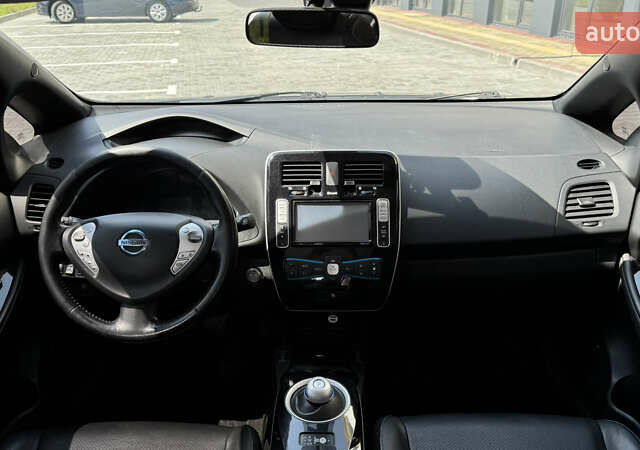 Серый Ниссан Лиф, объемом двигателя 0 л и пробегом 137 тыс. км за 6900 $, фото 11 на Automoto.ua