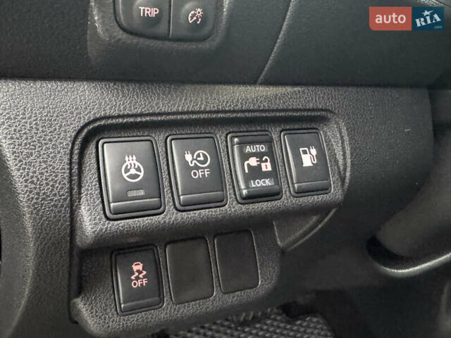 Серый Ниссан Лиф, объемом двигателя 0 л и пробегом 130 тыс. км за 5900 $, фото 14 на Automoto.ua