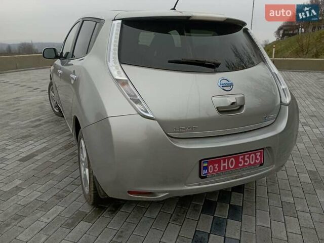 Серый Ниссан Лиф, объемом двигателя 0 л и пробегом 132 тыс. км за 5950 $, фото 6 на Automoto.ua