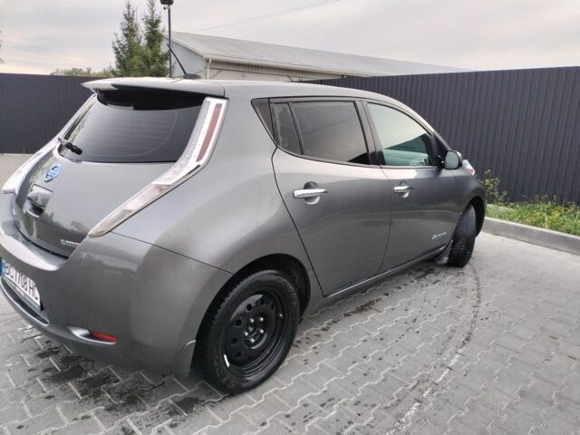 Серый Ниссан Лиф, объемом двигателя 0 л и пробегом 196 тыс. км за 5499 $, фото 2 на Automoto.ua