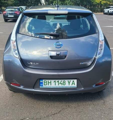 Сірий Ніссан Ліф, об'ємом двигуна 0 л та пробігом 81 тис. км за 7800 $, фото 3 на Automoto.ua