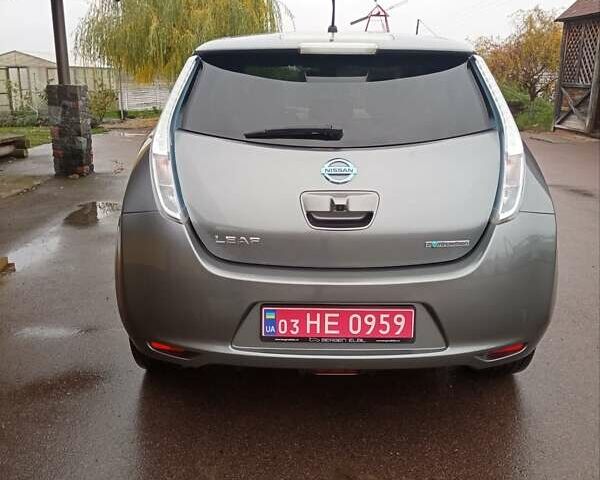 Серый Ниссан Лиф, объемом двигателя 0 л и пробегом 99 тыс. км за 7400 $, фото 5 на Automoto.ua