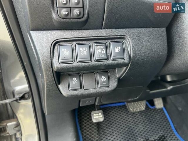 Серый Ниссан Лиф, объемом двигателя 0 л и пробегом 124 тыс. км за 7777 $, фото 10 на Automoto.ua